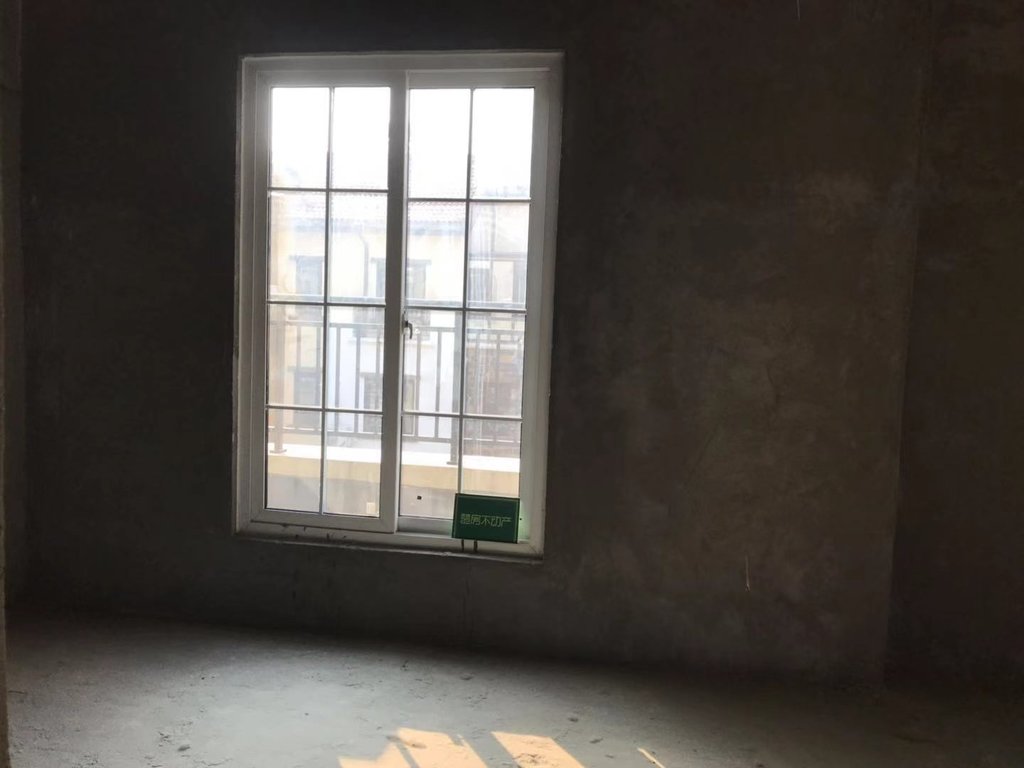 御江湾江滩公园旁三层联排别墅两个停车位自带花园