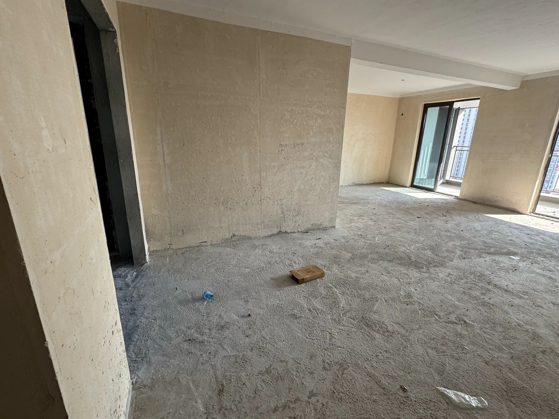 亏本出，城南，吾悦，电梯好楼层11楼，送车位，诚心出售