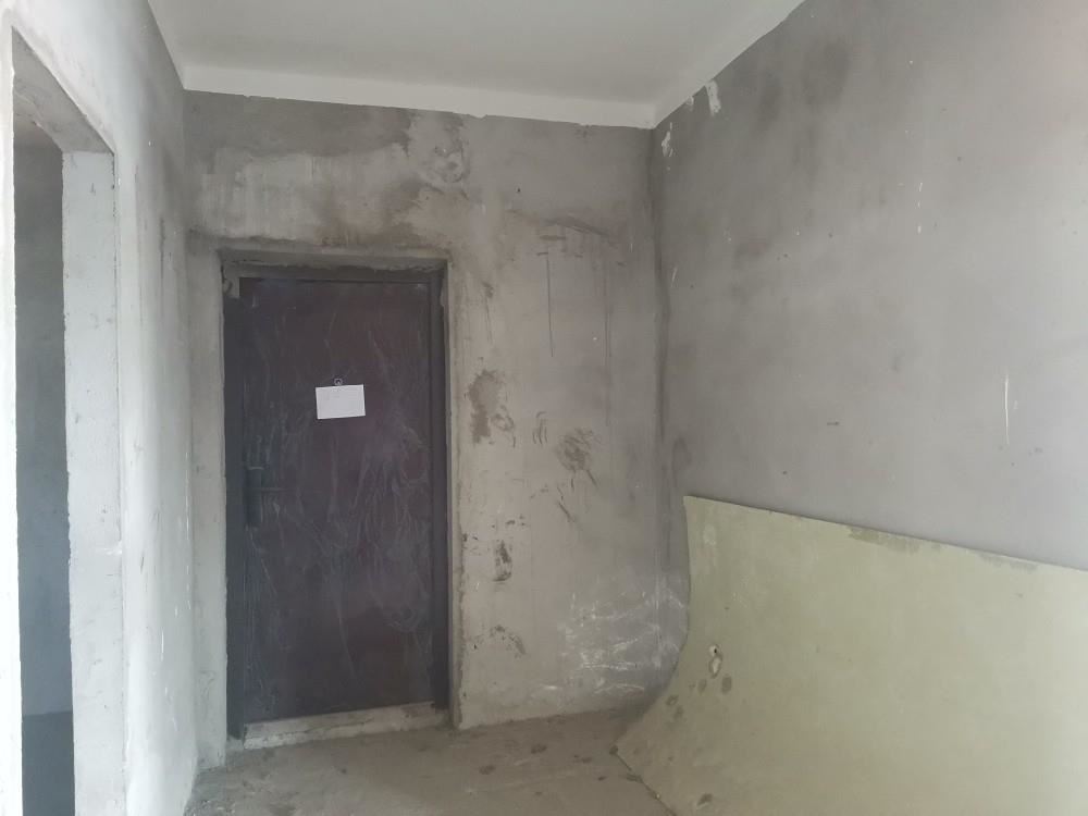 御台公馆毛坯大三房房东诚心出售 看房电梯中间楼层