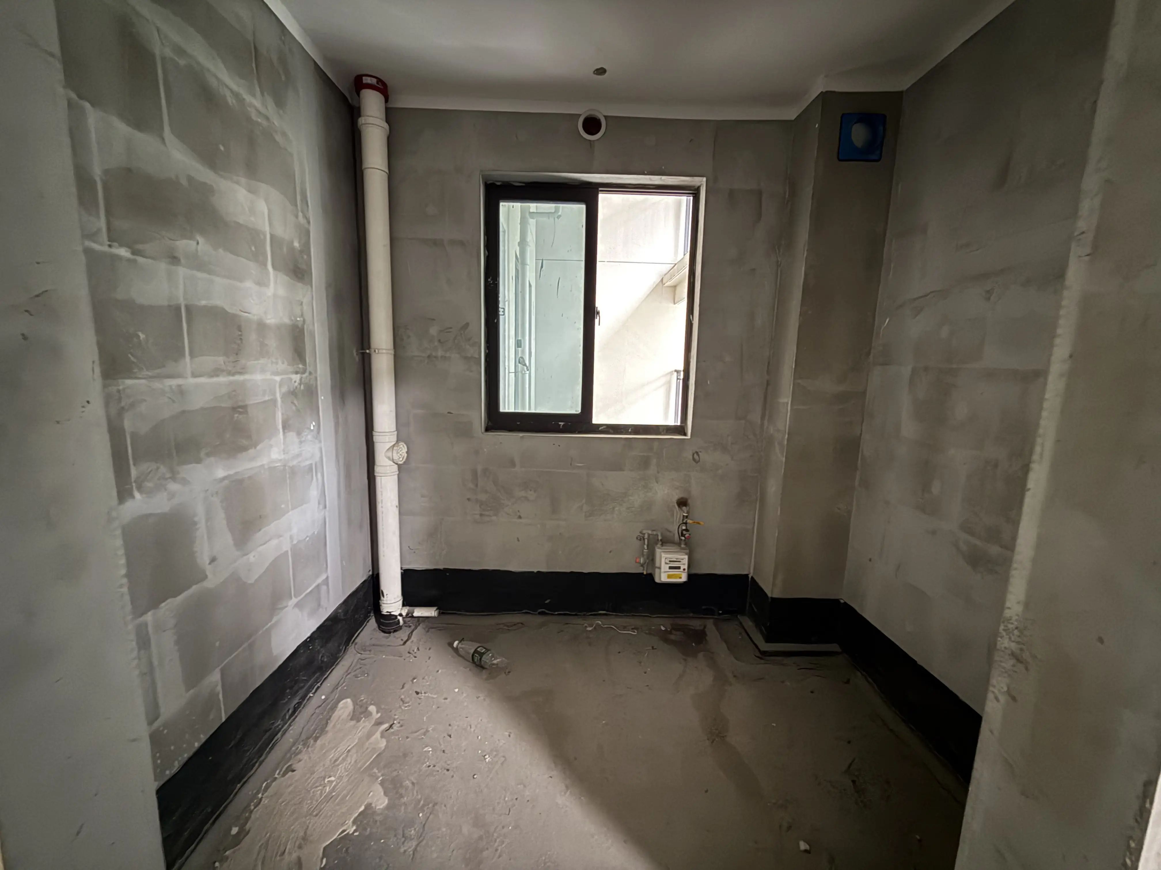 城南，吾悦，送露台，毛坯3房2卫，有证，看中可谈