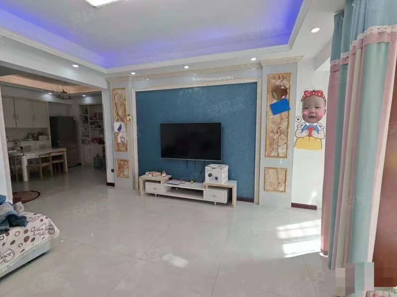 258，江滩公园旁。业主亏本出售， 水云间，精装三房二厅一卫，采光好，满二