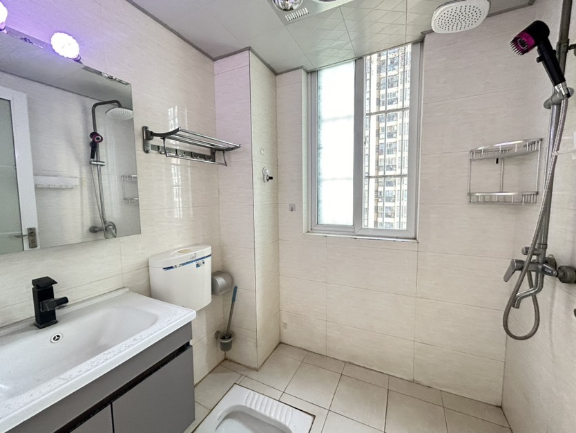 翰林公馆2室2厅1卫精装修家具家电全配优价出租