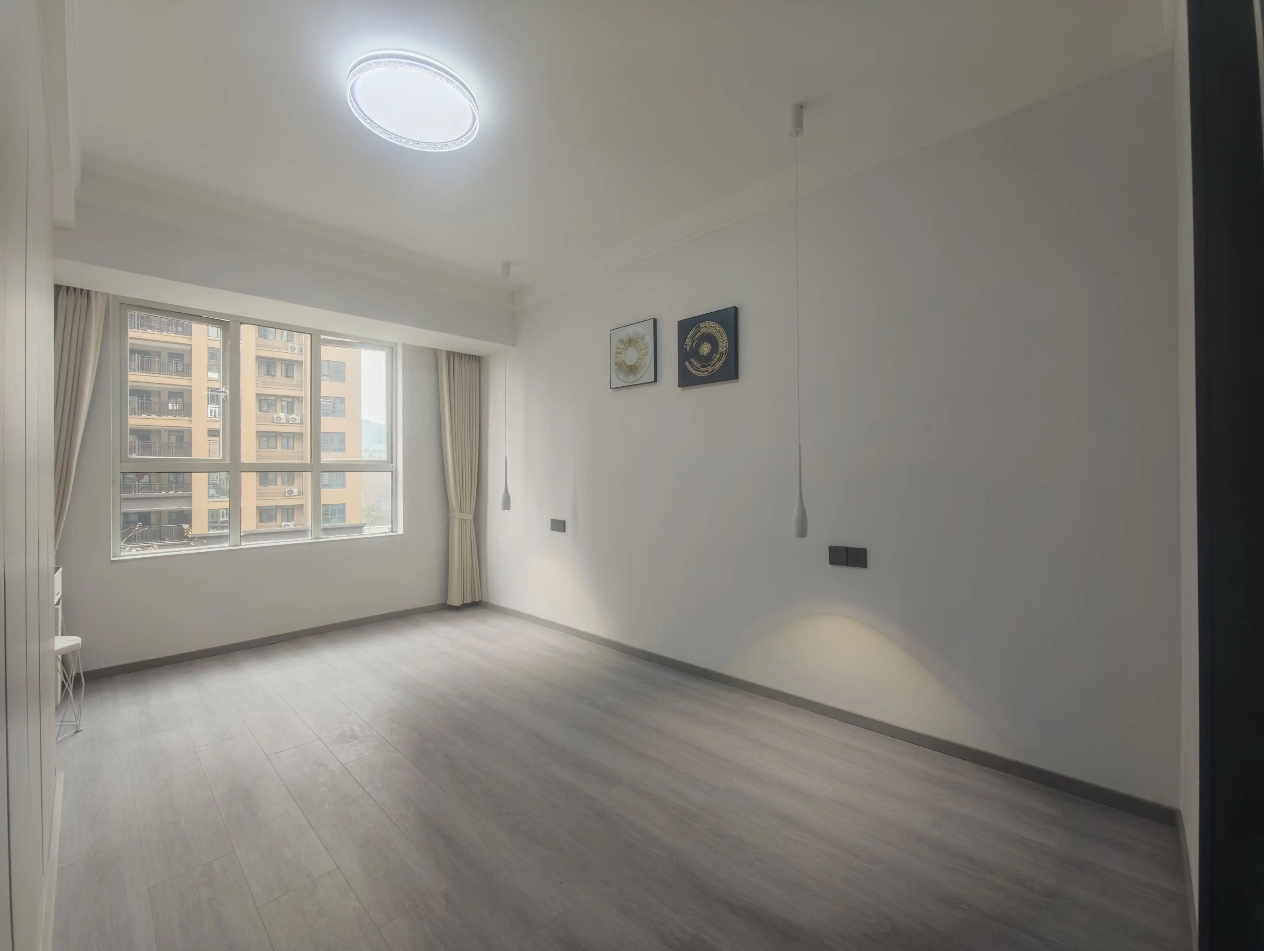 城南，沔阳天泽园，精装三房两卫，全新装修，证满二，诚心出售