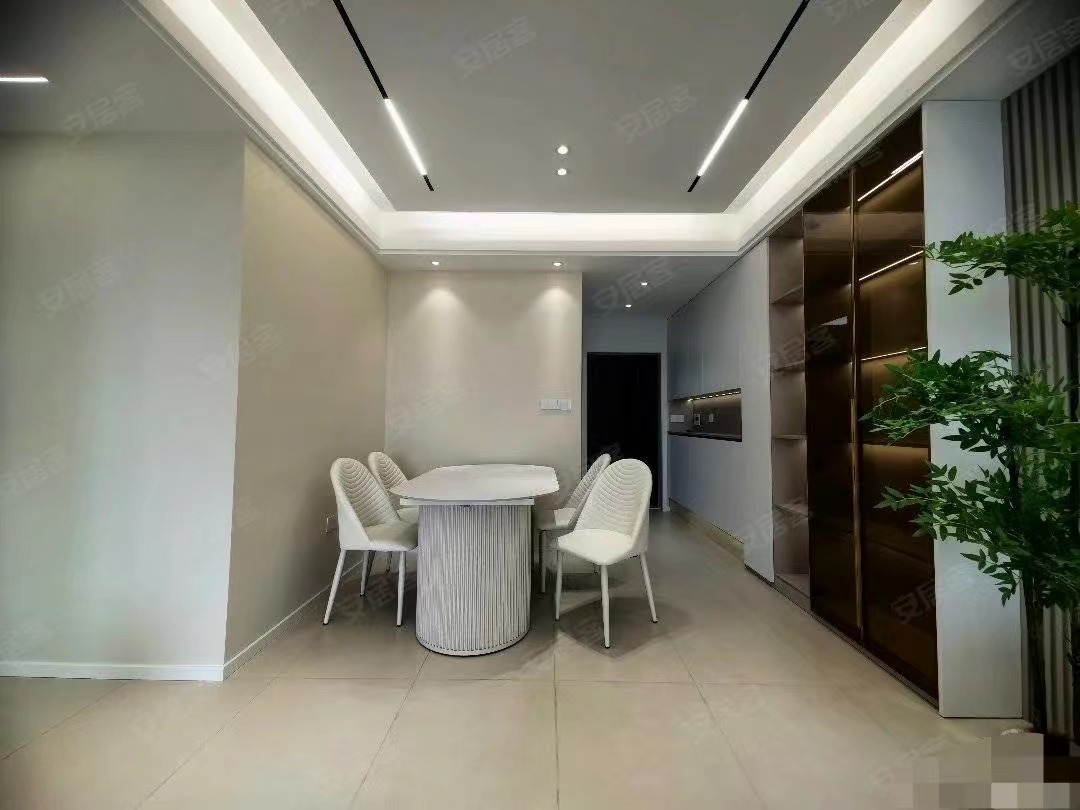 48，降价了，城西锦华shou府，电梯好楼层，业主诚心出售，全新装修，全屋中央空调，包过户费，一天未住