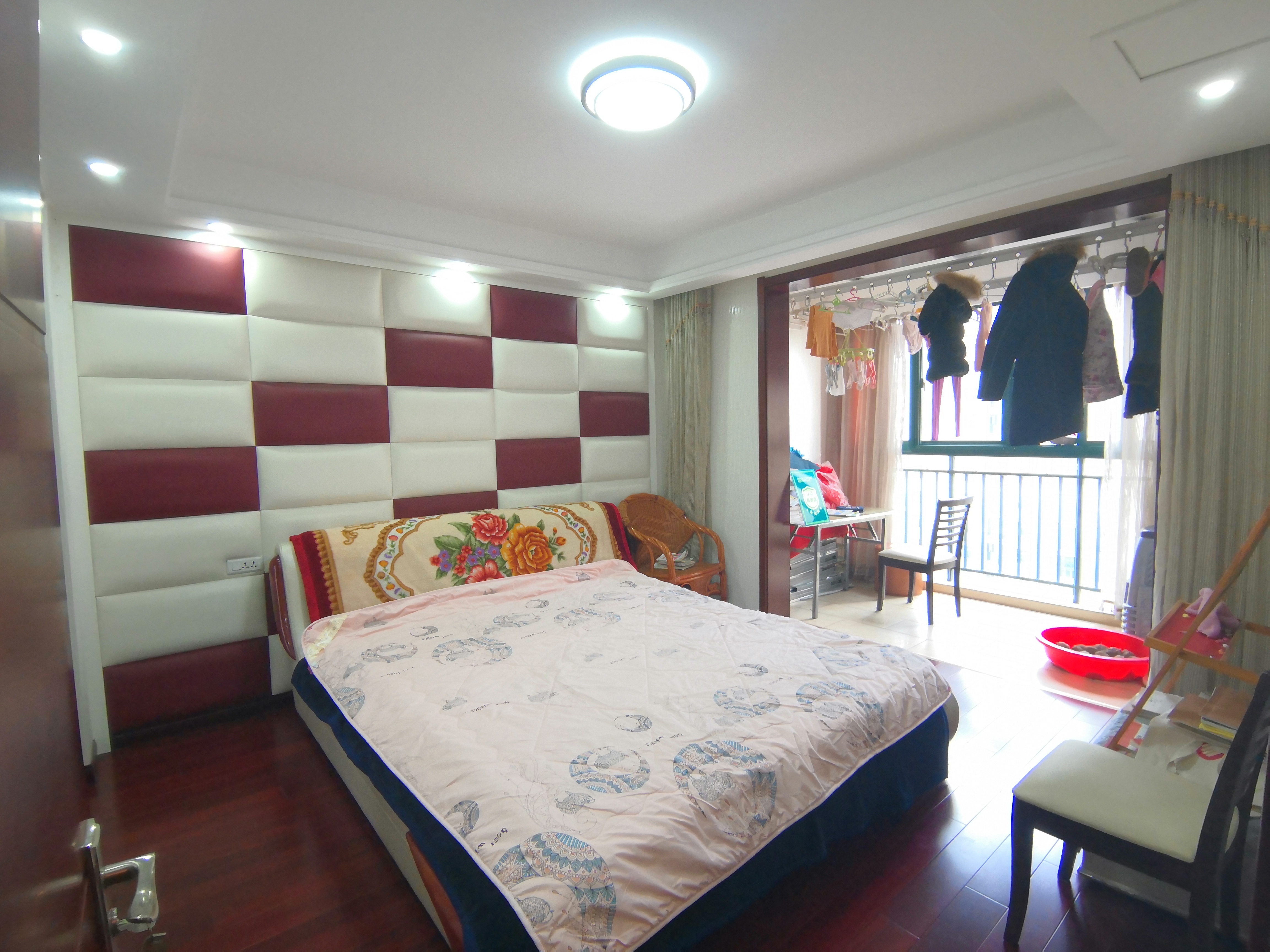 新城一号158平精装大三房（可改四房）楼层好装备保养新税费低南北通透