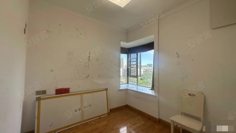 捡漏，城南，南国明珠，精装4房，单价4字头。诚心出售