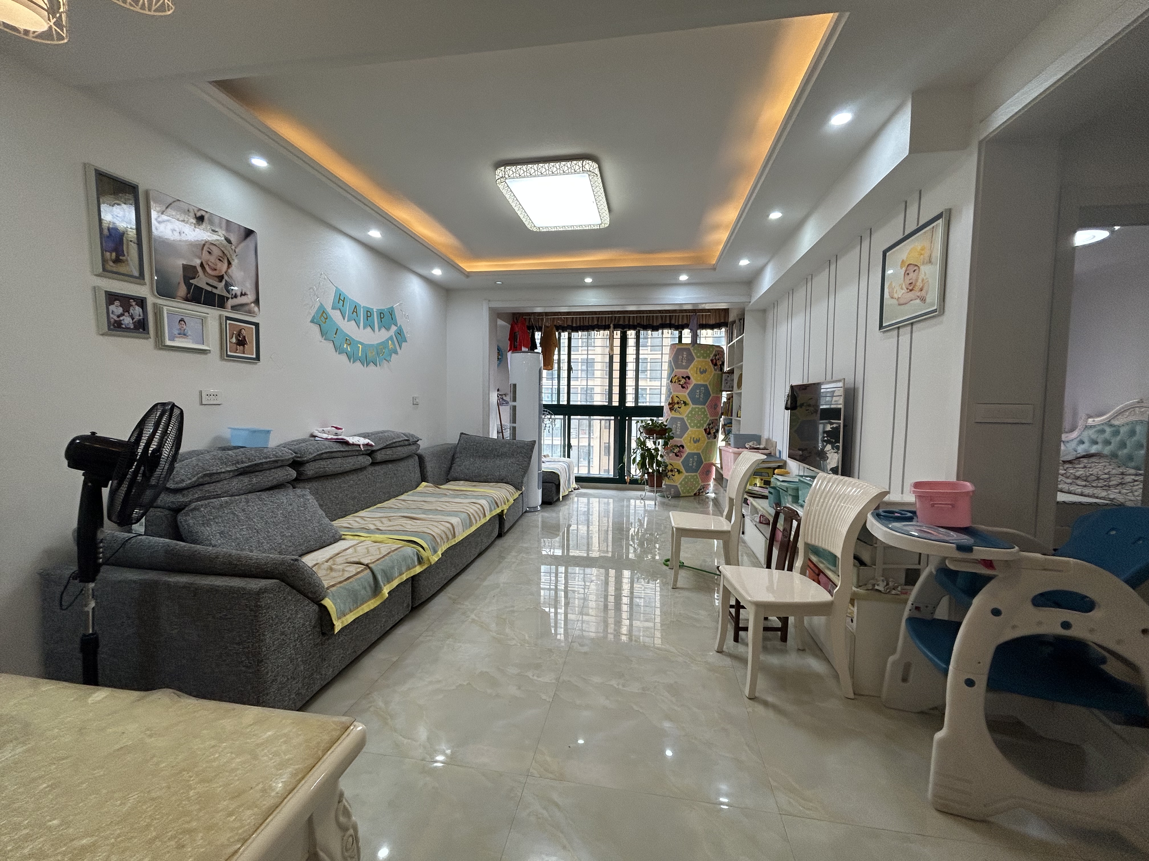 新城一号.精装三房.证件在手满二.看房方便