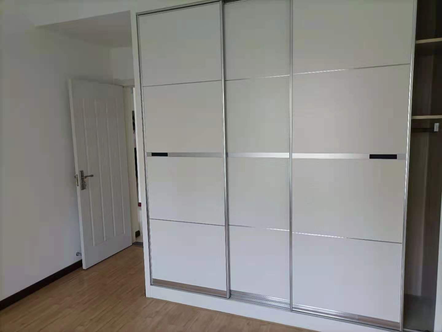 硬装装好了。证10月份满两年。可配合满