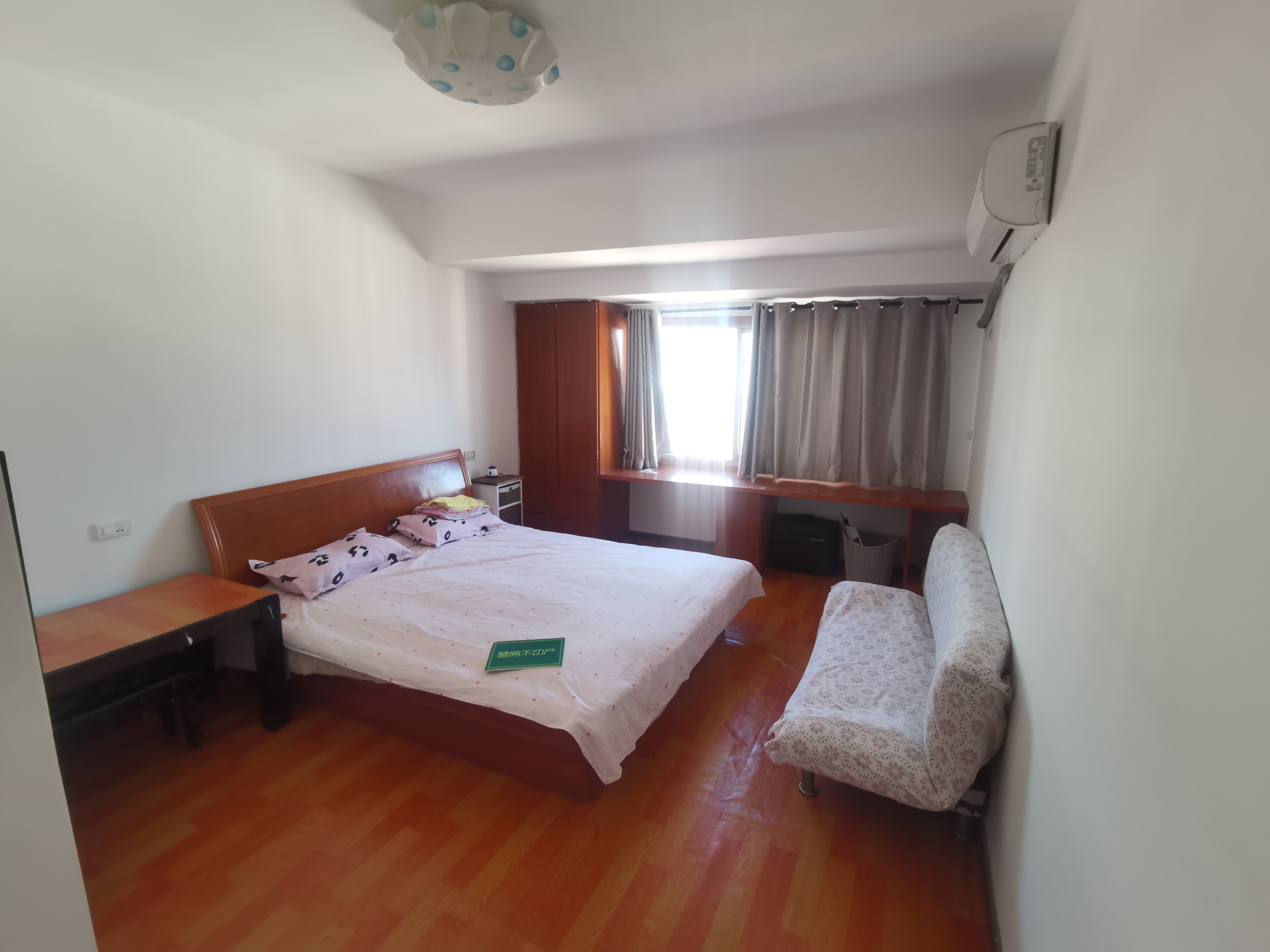 富华园沔阳小XUE旁边单价2000出头的房子还带地下室