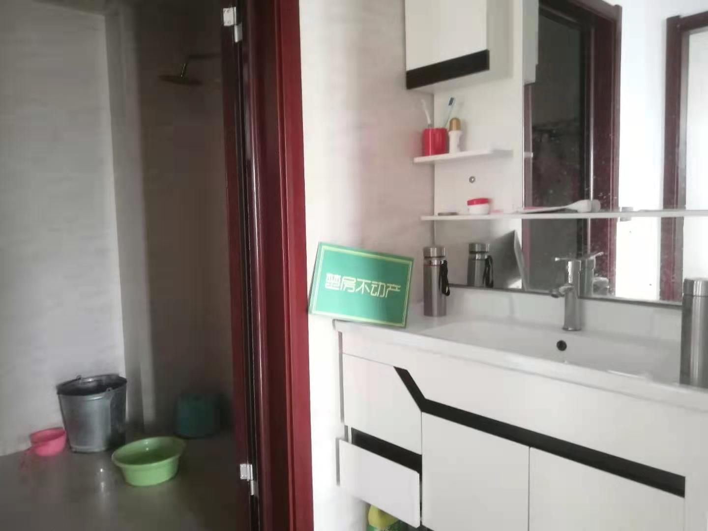 福星城精装修楼层好证满2年