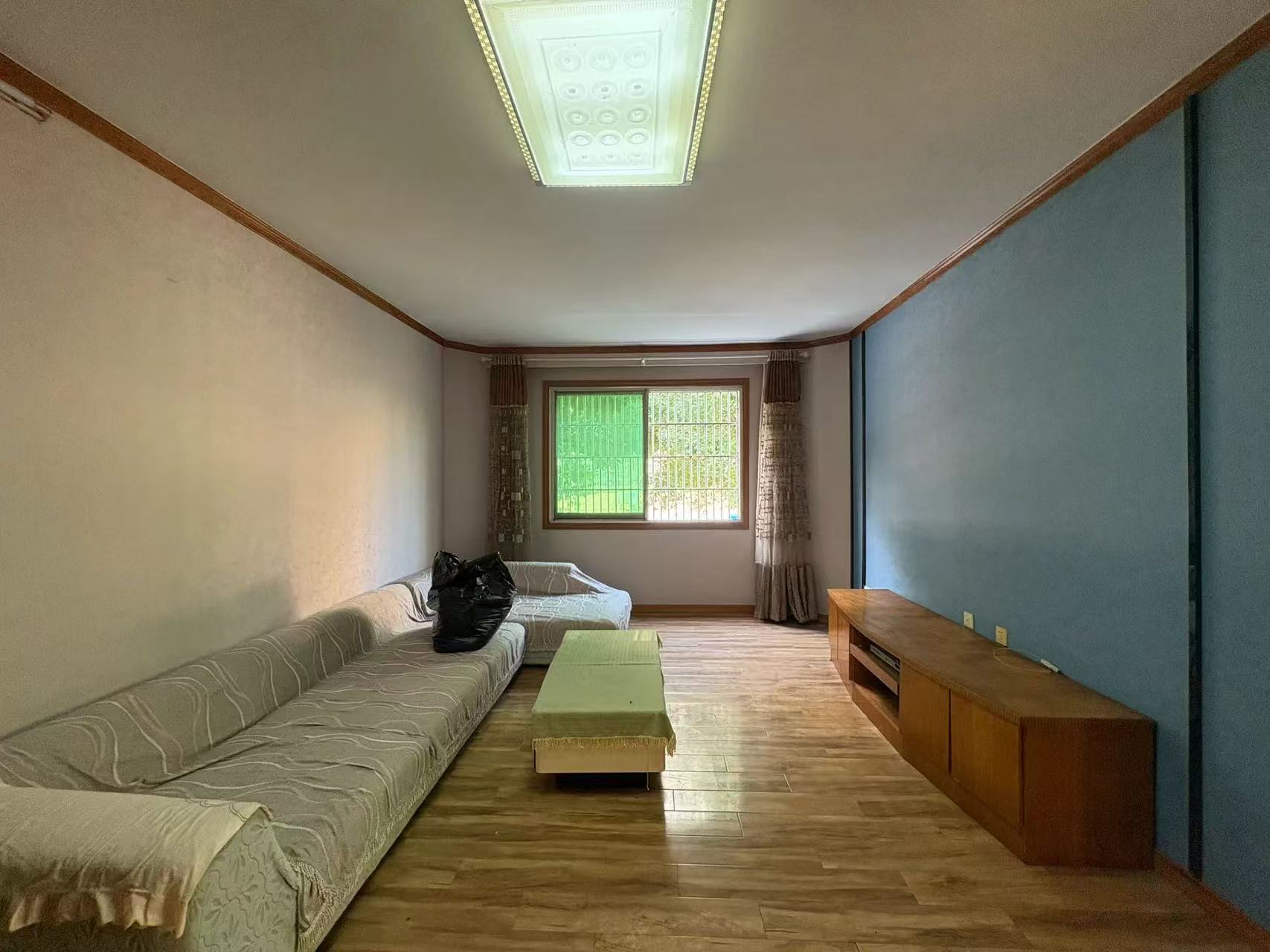 降价了，捡漏，徳政园布诺尼，装修三房，步梯低层，拎包入住，诚心出售