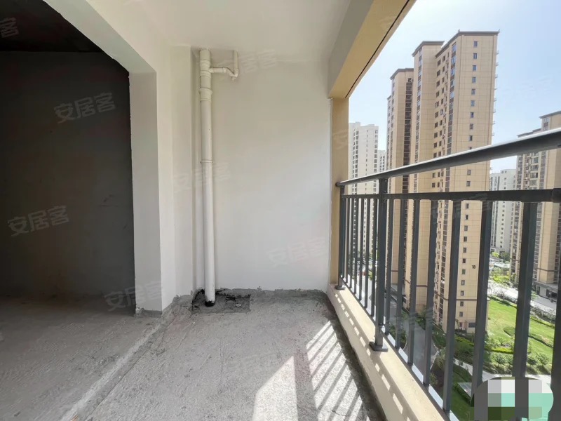 城南，朝阳丽景，稀缺两房，房东亏本出售，电梯中间楼层13楼