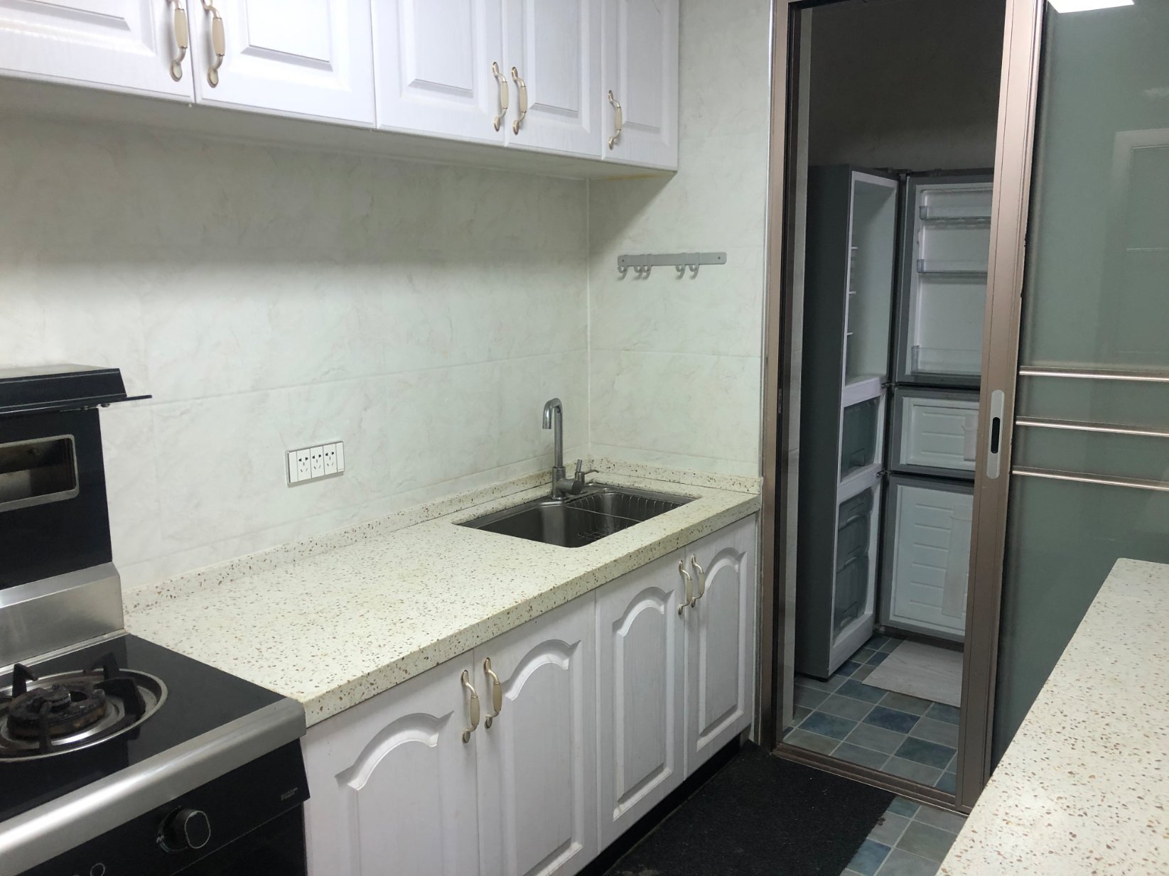 纽芬兰 1室1厅 现在已经收回来啦 有钥匙 首付8万