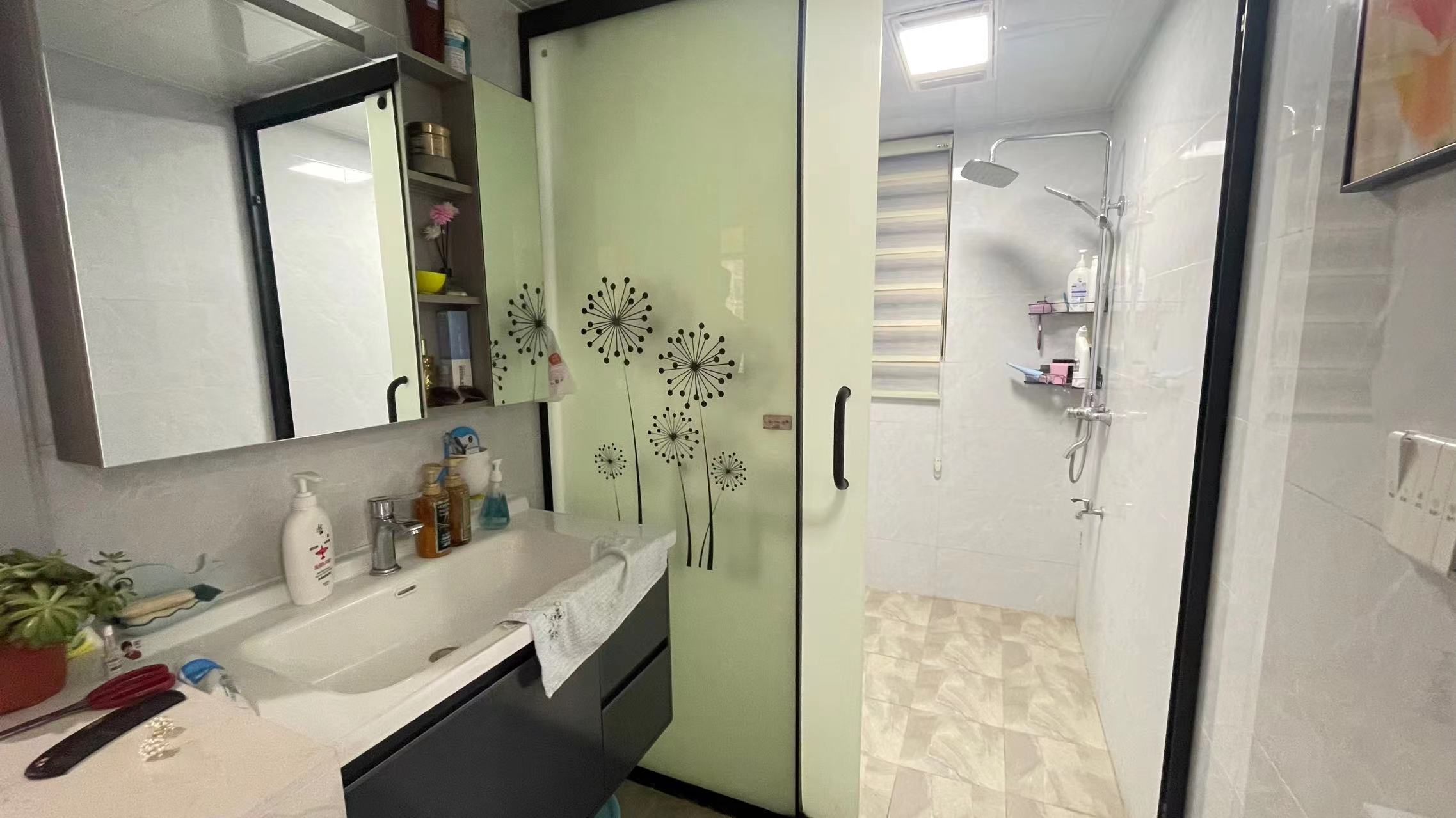 满庭春.精装小三房.下楼就是學笑.看房方便