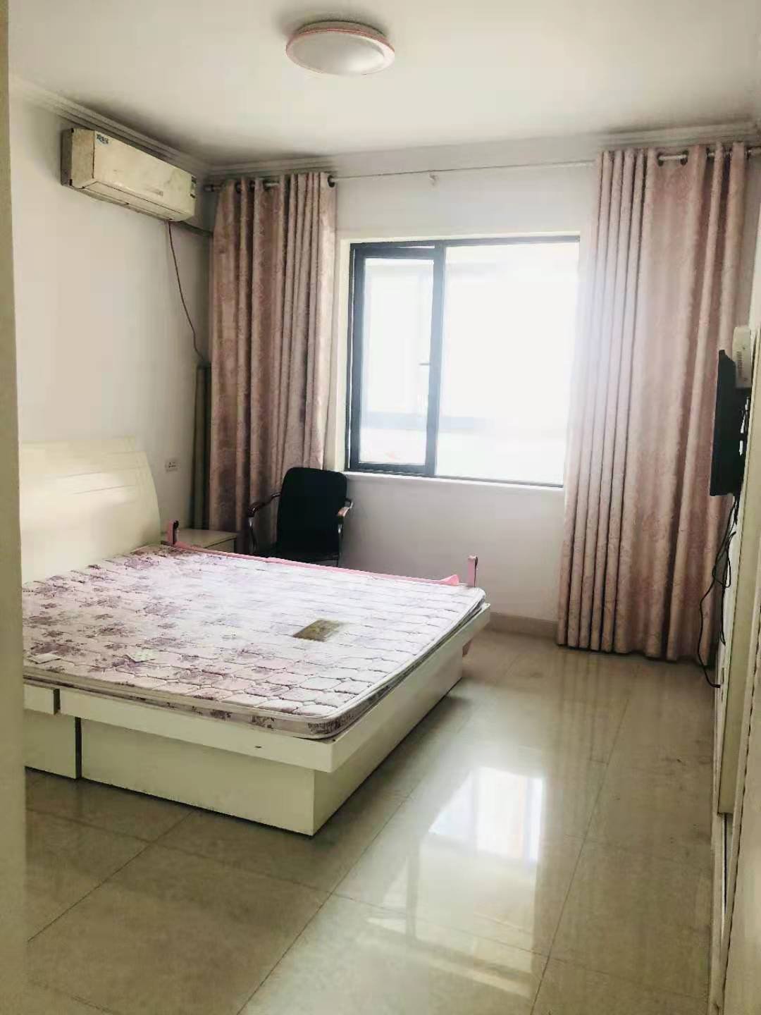 金域城邦中间楼层东边户四房满二