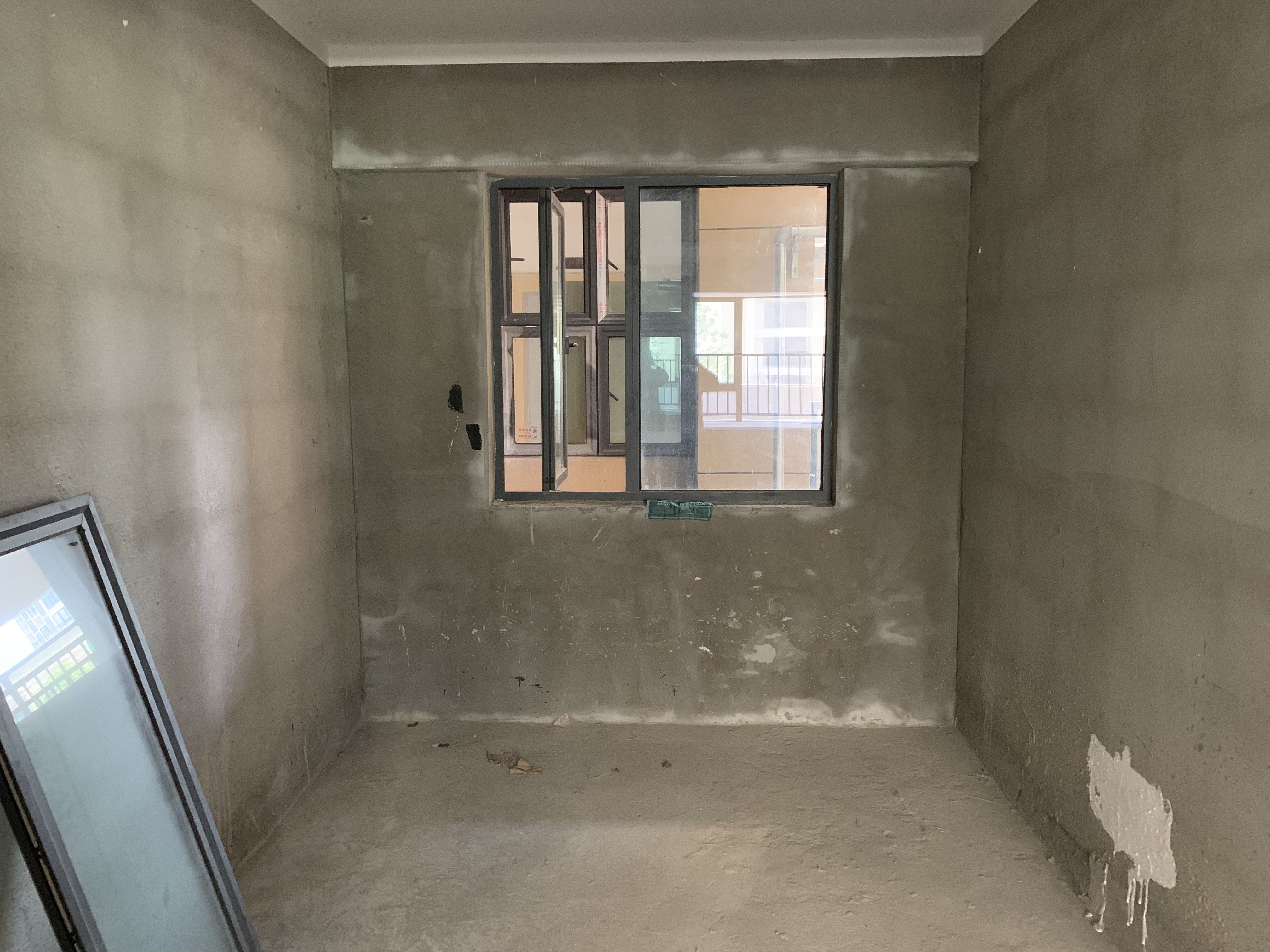 森林国际翡冷翠毛坯小三房三开间朝南看房方便