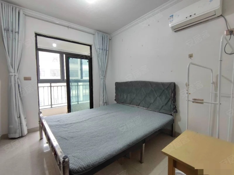 吾悦旁，荣怀61平，边户经典两房，两梯四户，小高层南北双阳台，证满二