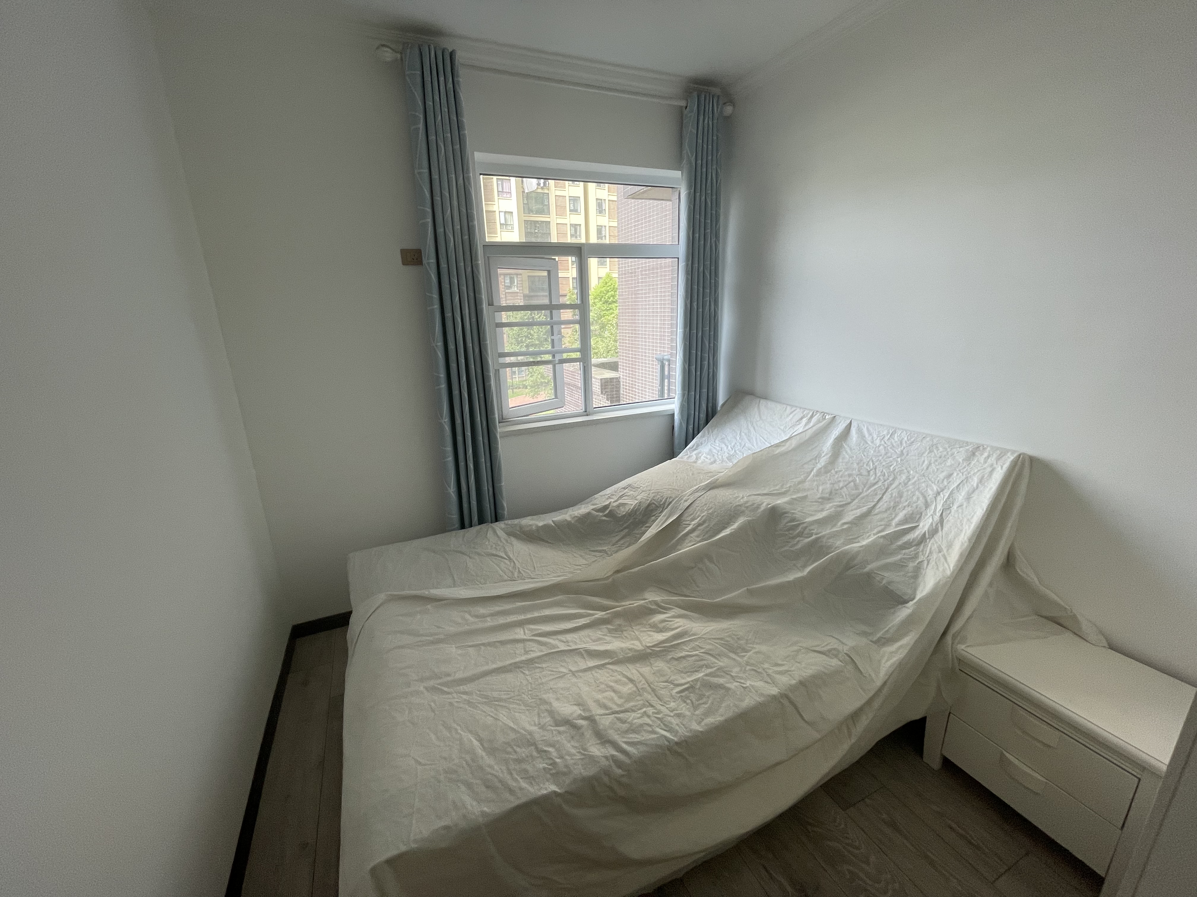 和合国际城四期四房边户带大露台采光很好南北通透