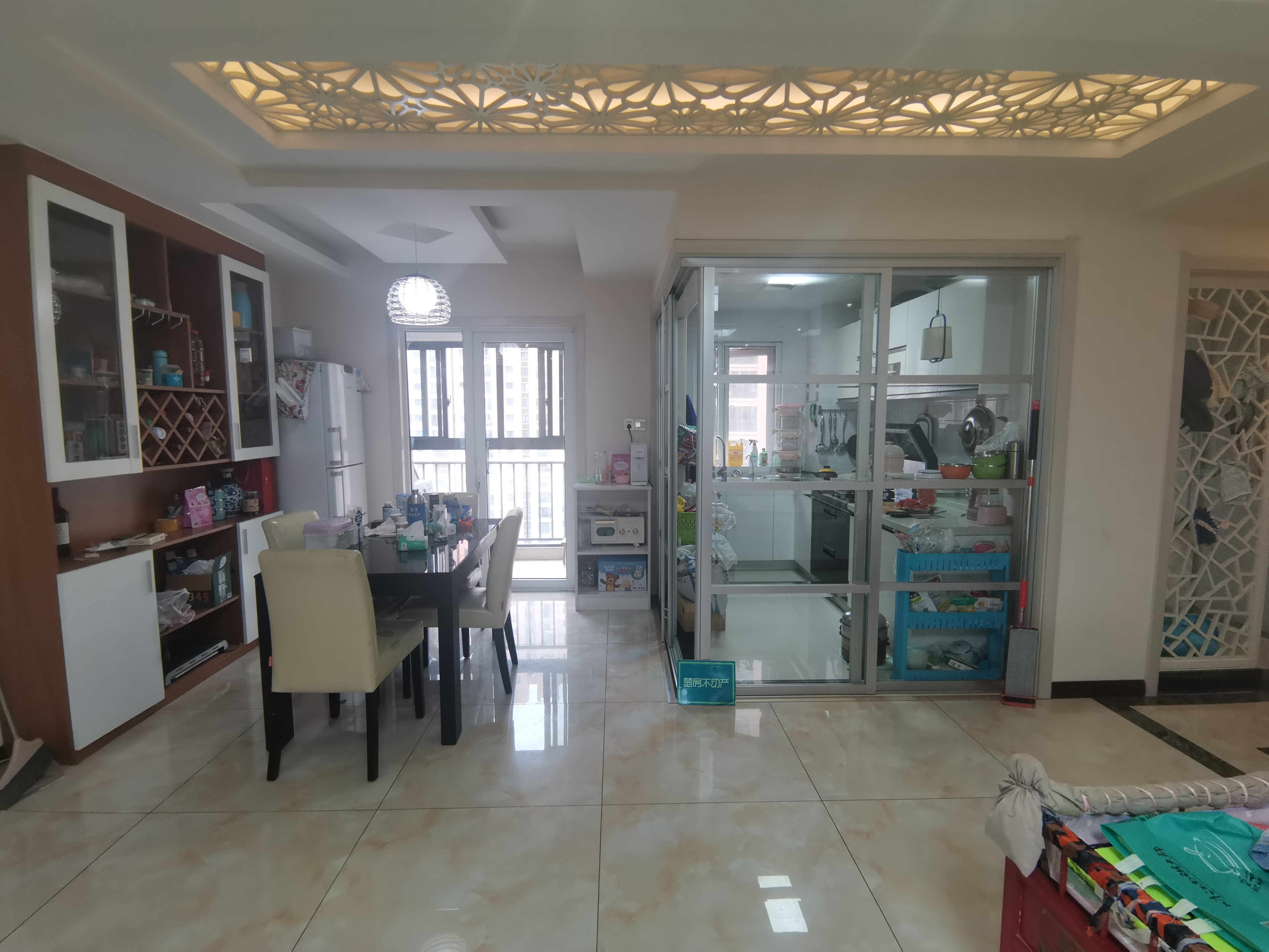 满庭春中高层精装三房两卫边户南北通透家具家电齐全拎包入住