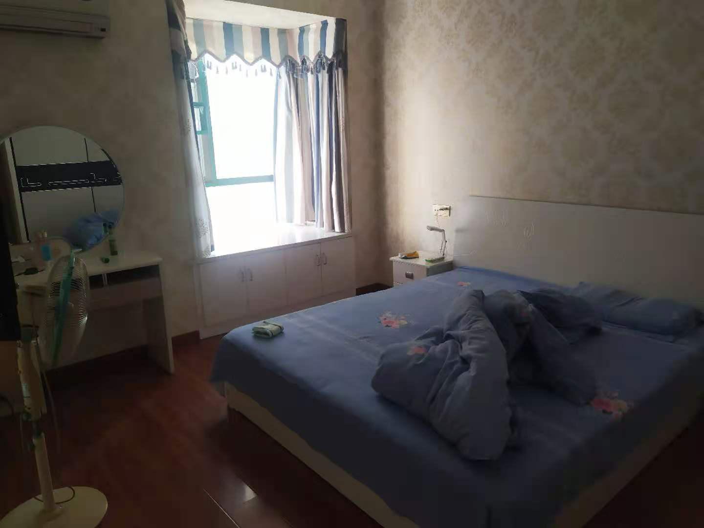 新城壹号3室2厅1卫100平79万新证