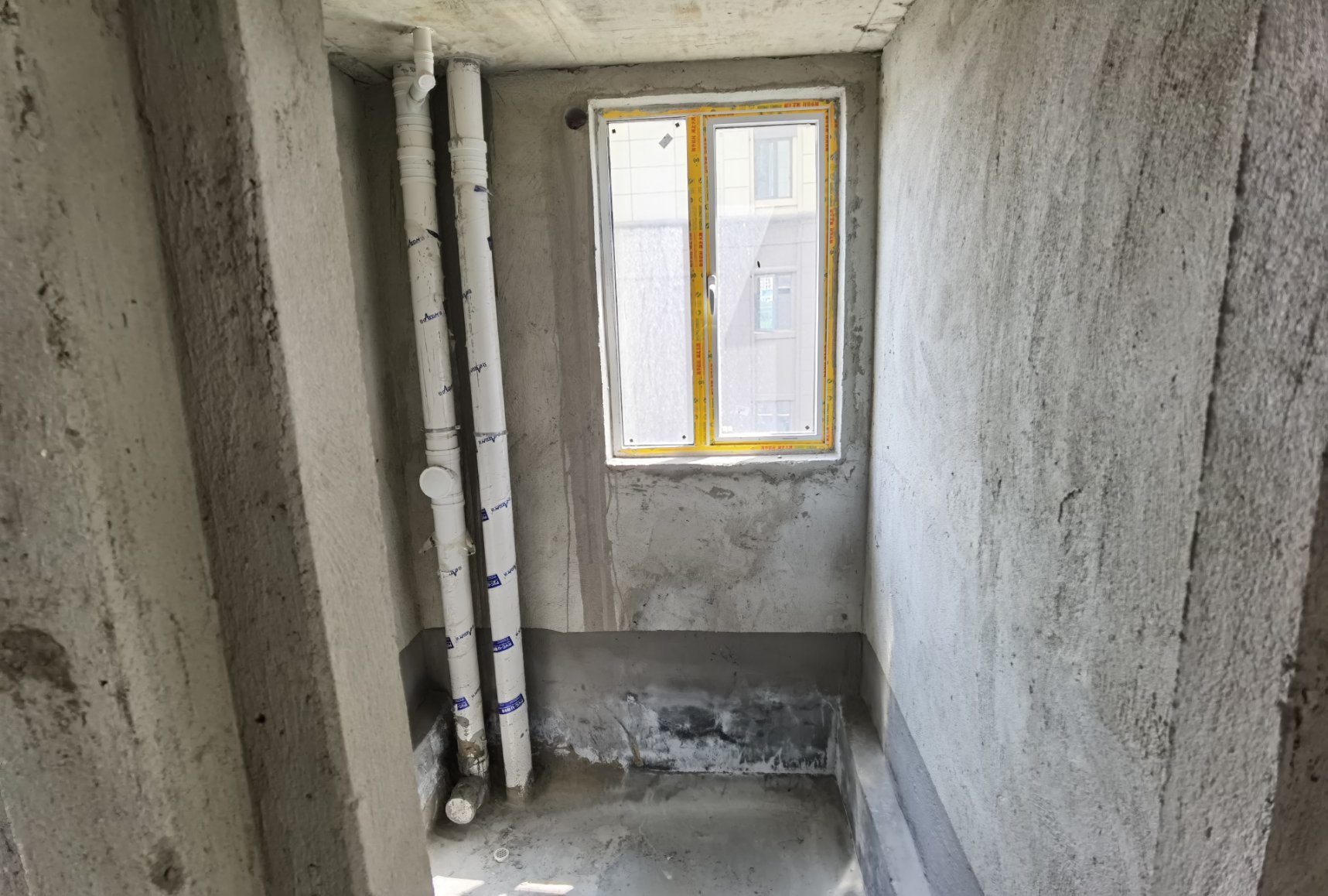 蓝天新城南北双阳台毛坯大三房视野采光 