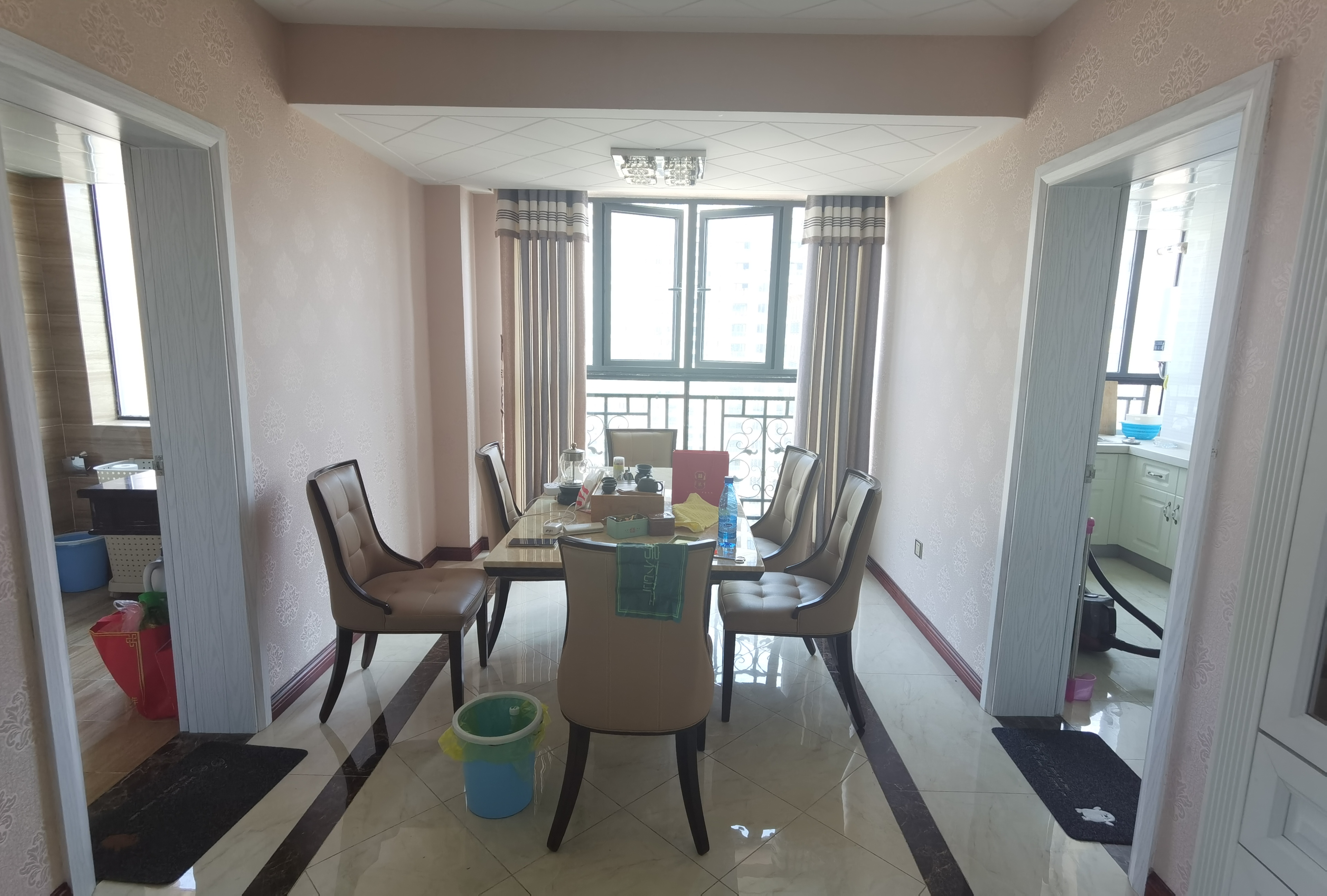 绿地香格里拉精装修双阳台三面采光家里装修的很好