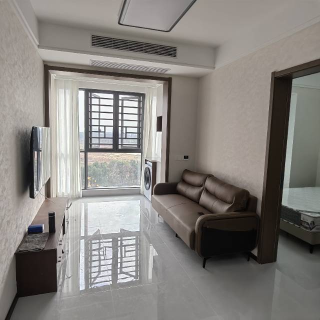 新仙桃中学对面