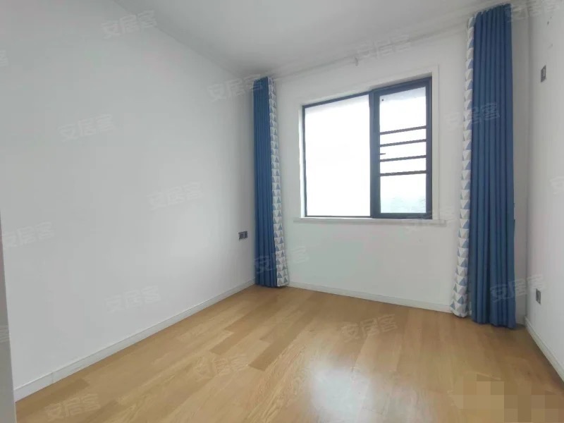 ？234，急售，降价了，荣怀，精装三房两卫，单价5700，毛坯价买精装，基本未住