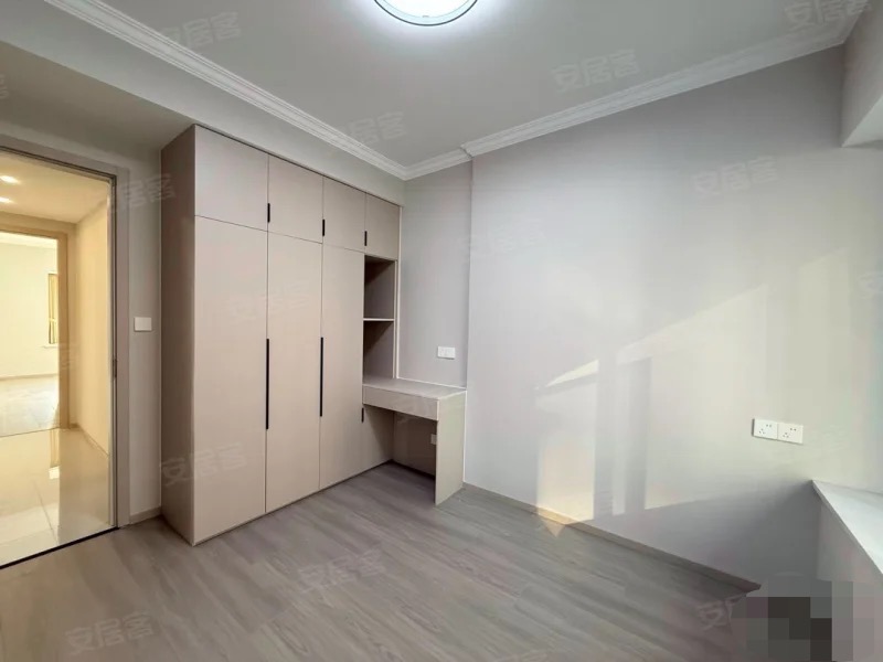 亏本出售，城南，御湖世家，单价5300，精装三房，一天未住，证满二