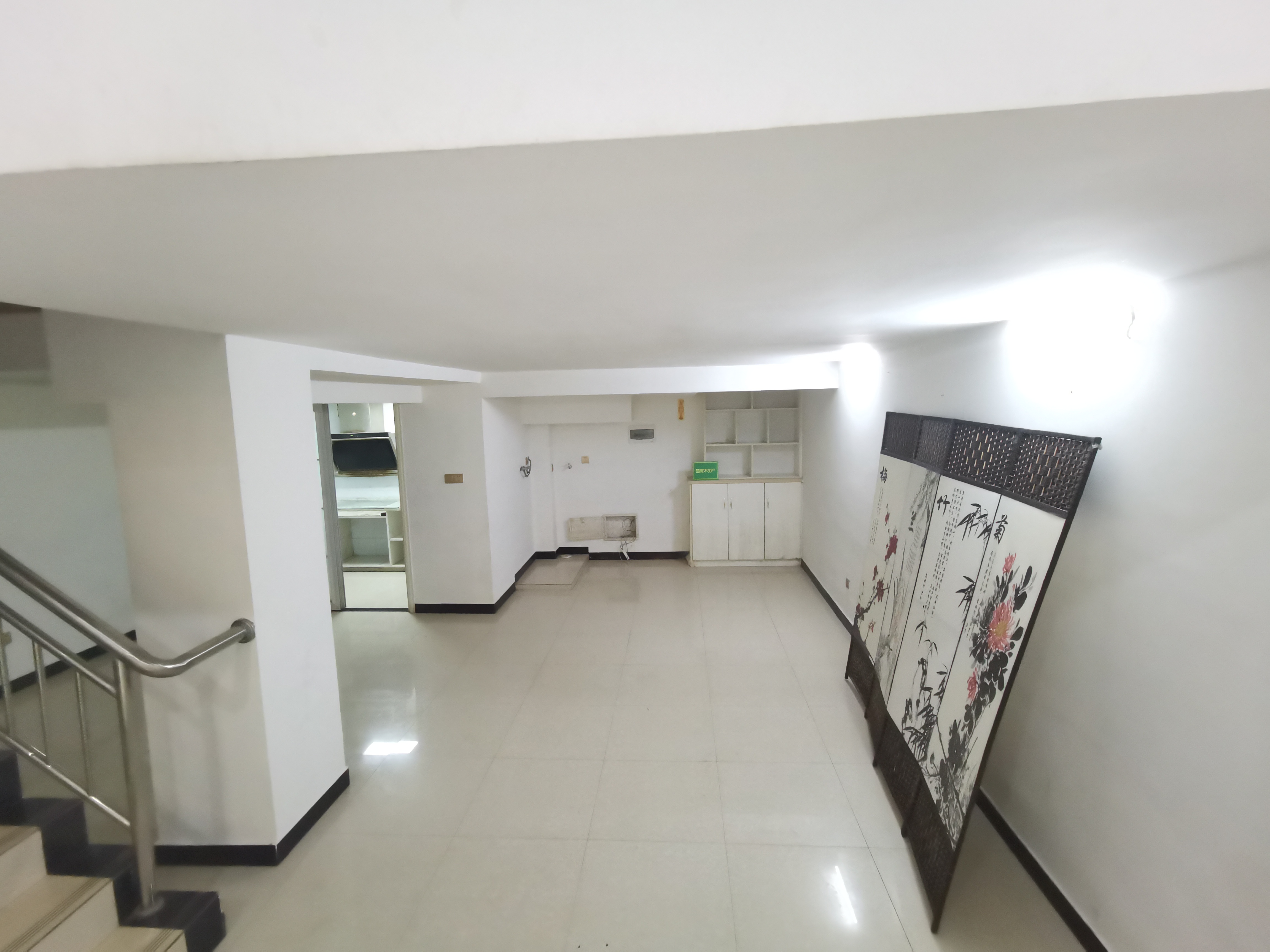 新城壹号二期门面出售成本价看房方便做卡小生意还是蛮到位滴