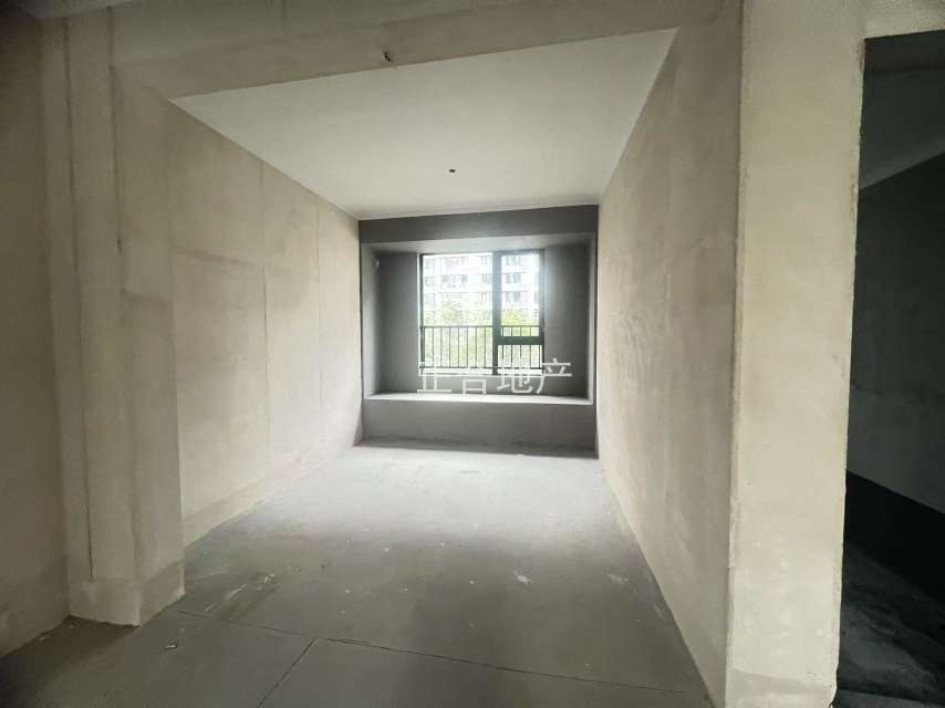 城南吾悦华府好地段，大四房，南北双阳台，现房