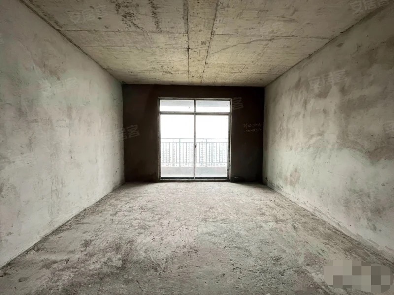 捡漏，新城壹号五期，边户，单价4500，精装3房2卫，双阳台，诚心出售