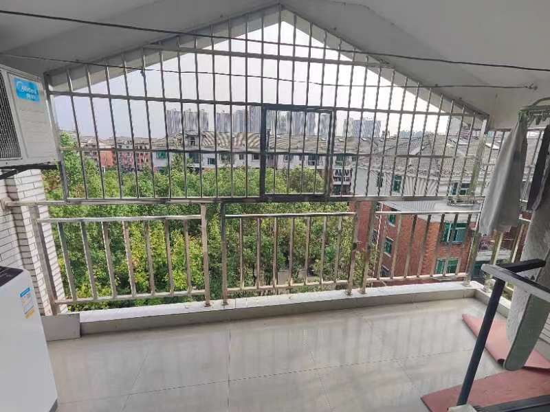 青青家园精装一室一厅一厨一卫出租自住都可