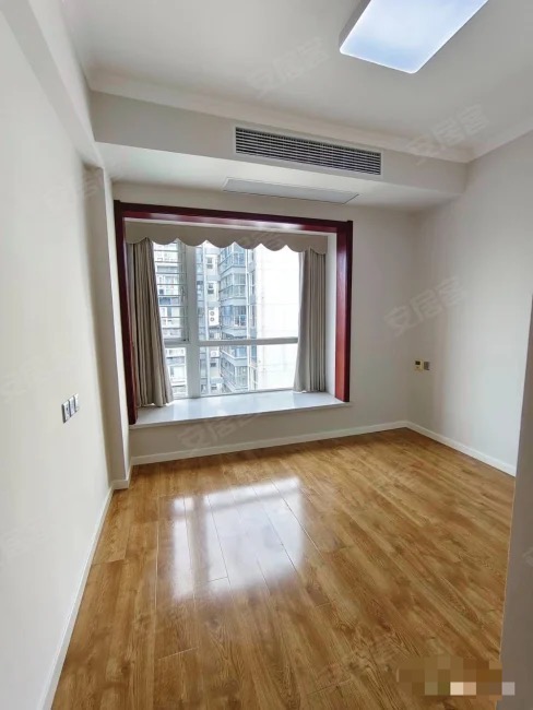 降价了，福星城，精装大三房，全屋中央空调，证满二，9成新