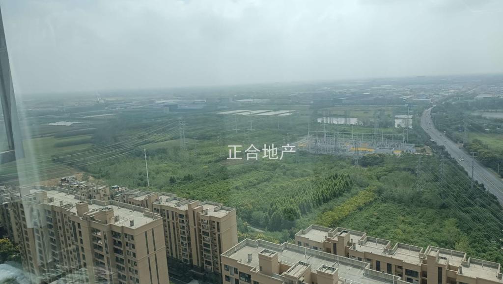 业主诚心出售，城南，新沔中旁，全新精装三房，单价4600，送车位，边户双阳台