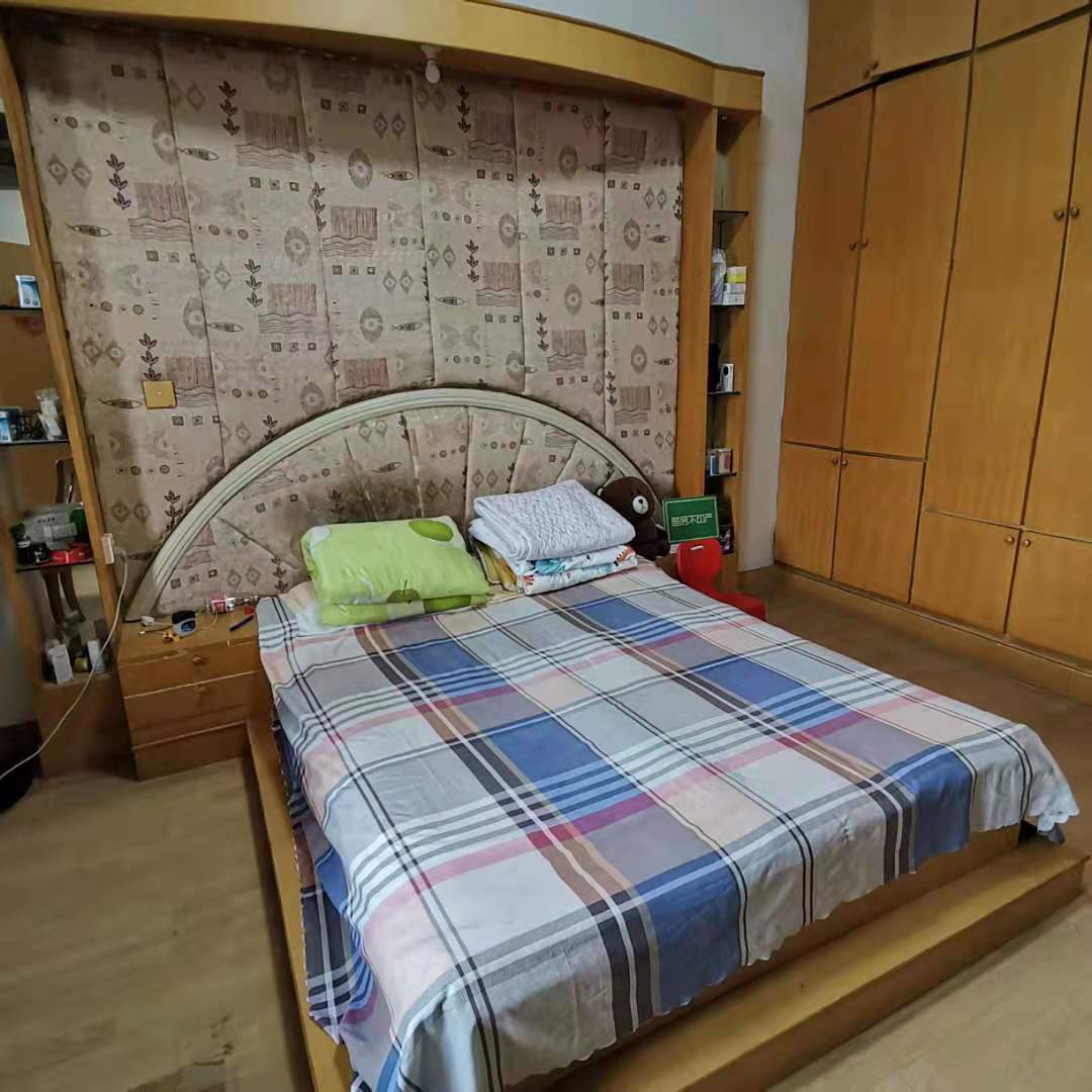 车站旁边财政局宿舍小区好停车非常方便！