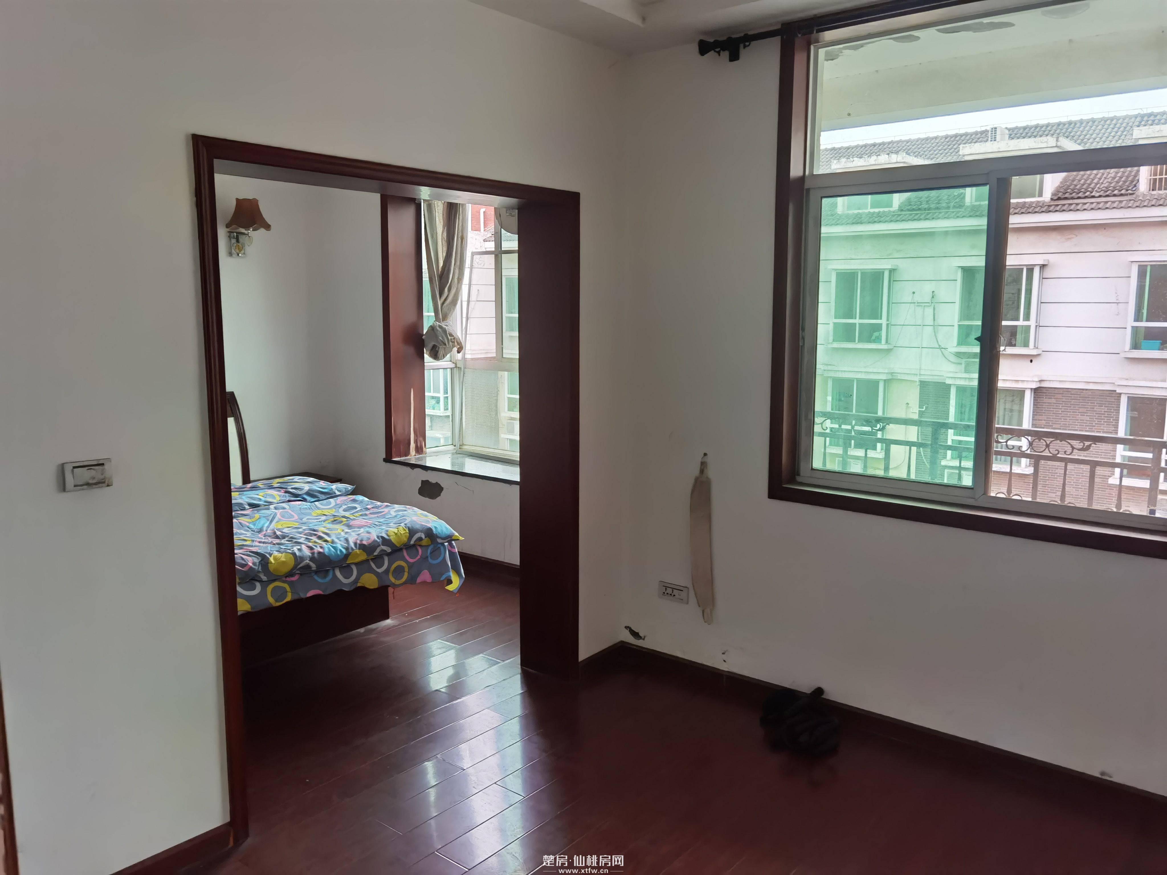 仙桃一中花园复式255平米精装修60万