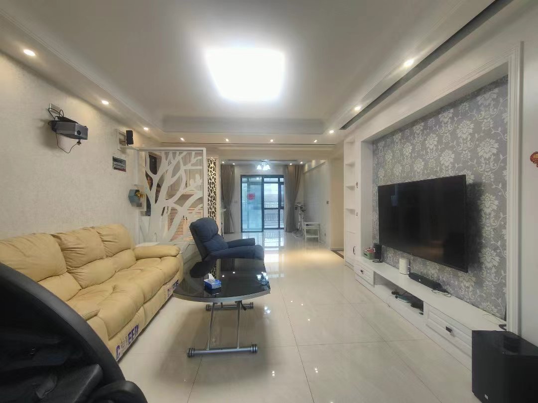 德政金园香榭里北.精装三房两卫.带露台.证件满二.看房方便