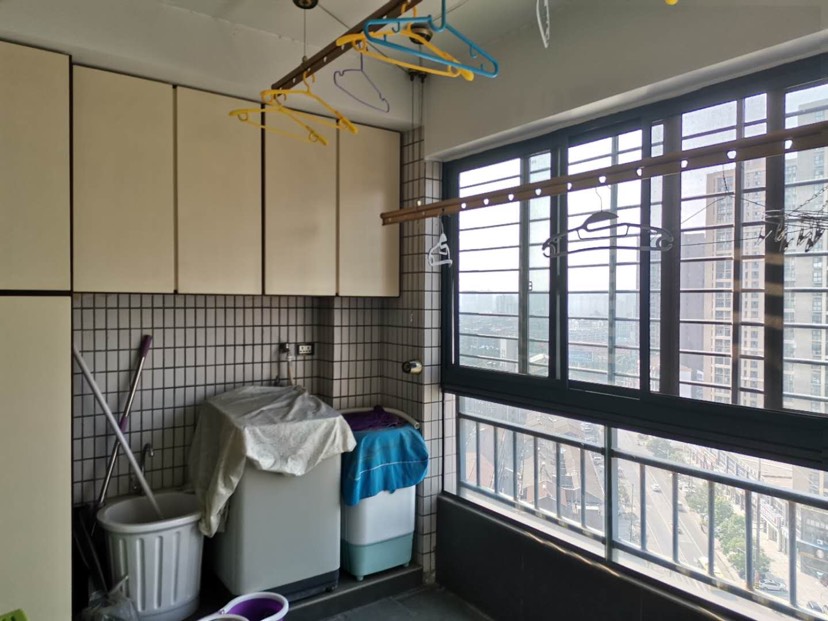 商城旁电梯精装3房御景名邸103平62万证件满二看房方便要的速度