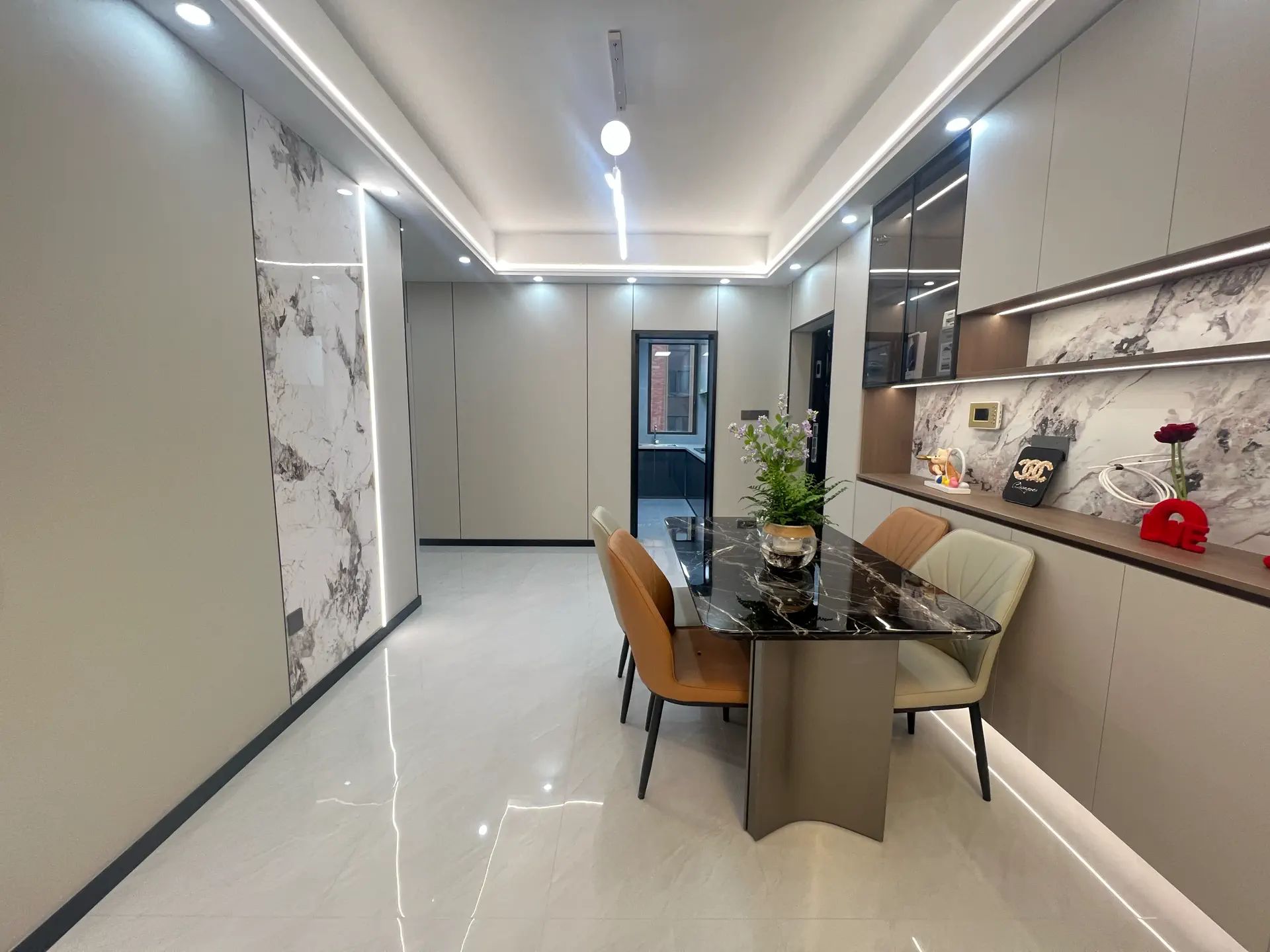 捡漏，绿地香格里拉，电梯小洋房，精装3室2厅2卫，好楼层，证满二