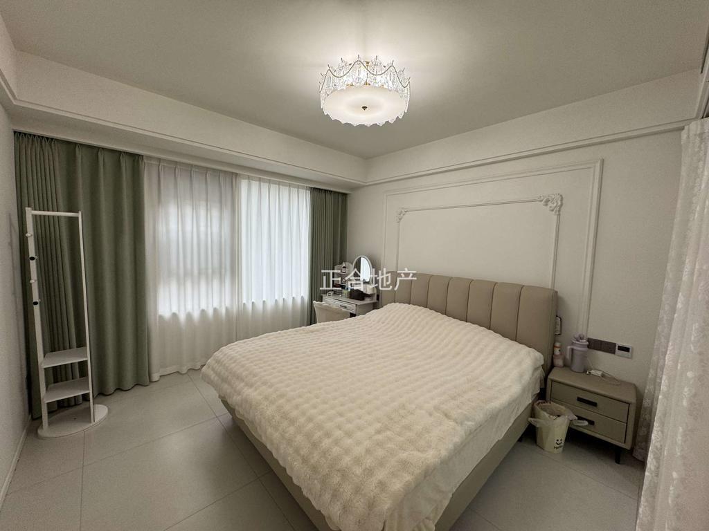 降价了，急售，城南，吾悦，电梯好楼层7楼，精装三房二卫，​全屋中央空调拎包入住