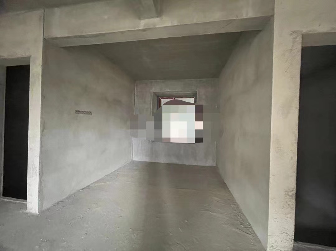 60，房东降价出售，沔阳公馆，中间楼层​，​单价5500，​证件满二