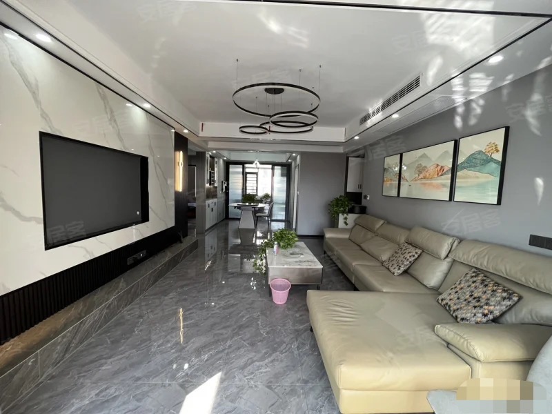 181，​沔阳‬公馆。‮新全‬装修‬，精装三房， 拎‮入包‬住， ​队口‮阳沔‬xiao学 元‮三泰‬中，‮楼好‬层