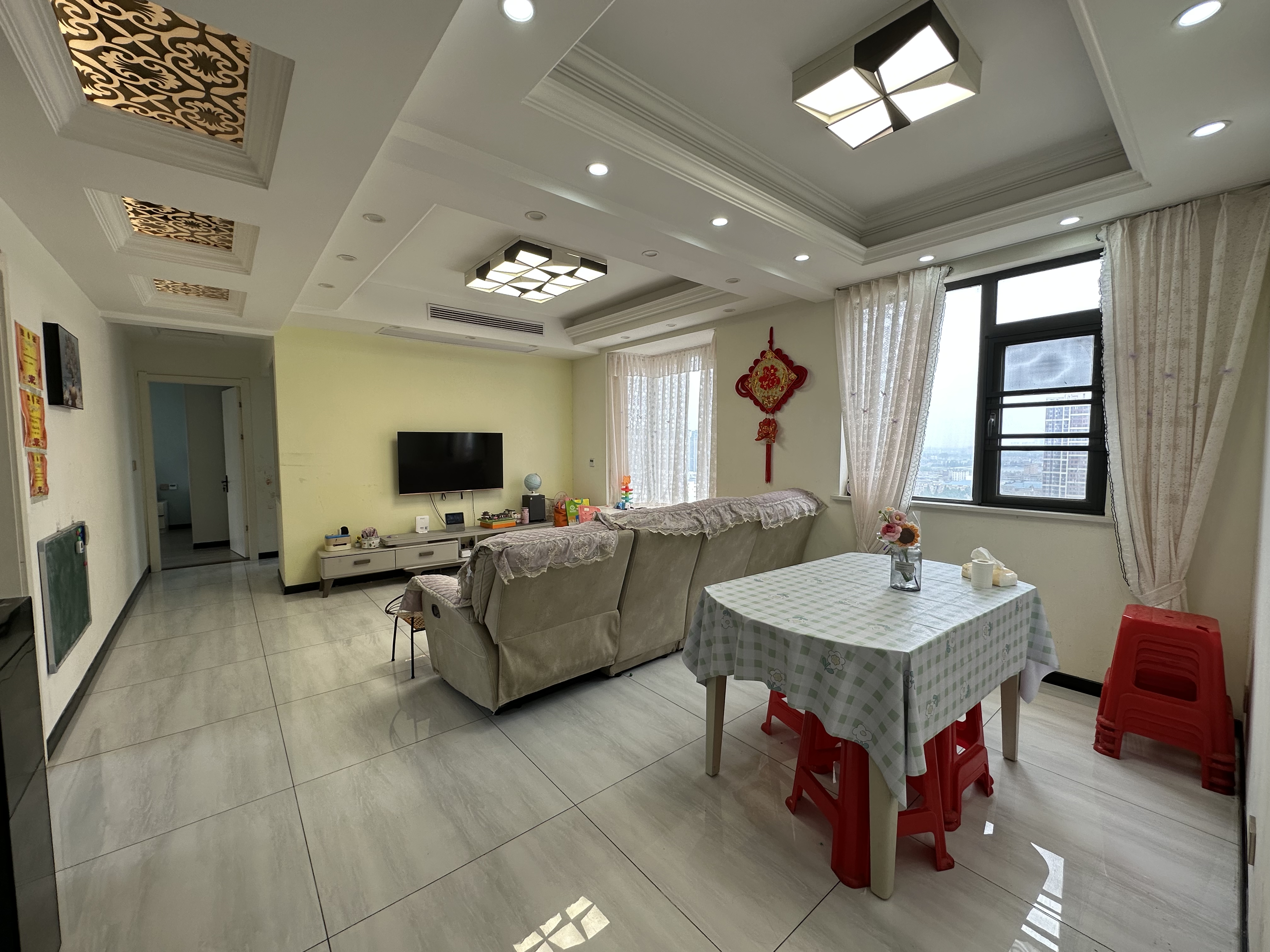 紫润尚城.精装三房两卫边户.证件满二.看房方便