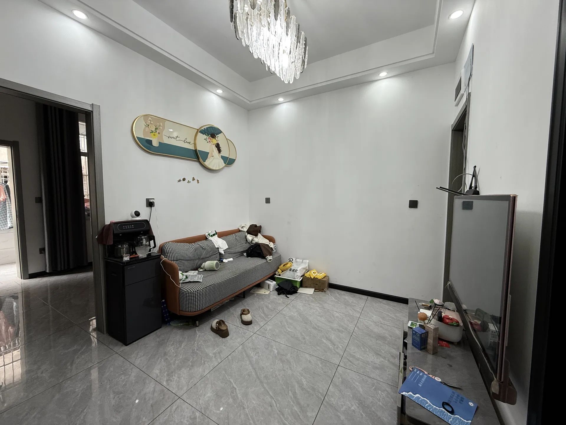 养老看过来，西桥，装修9成新，步梯2楼，精装三房，证满二