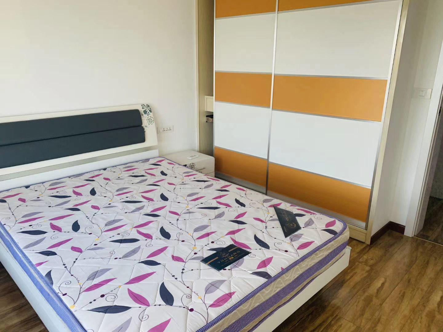 上苑一品一中正对面精装两房下楼就上学节约学习时间