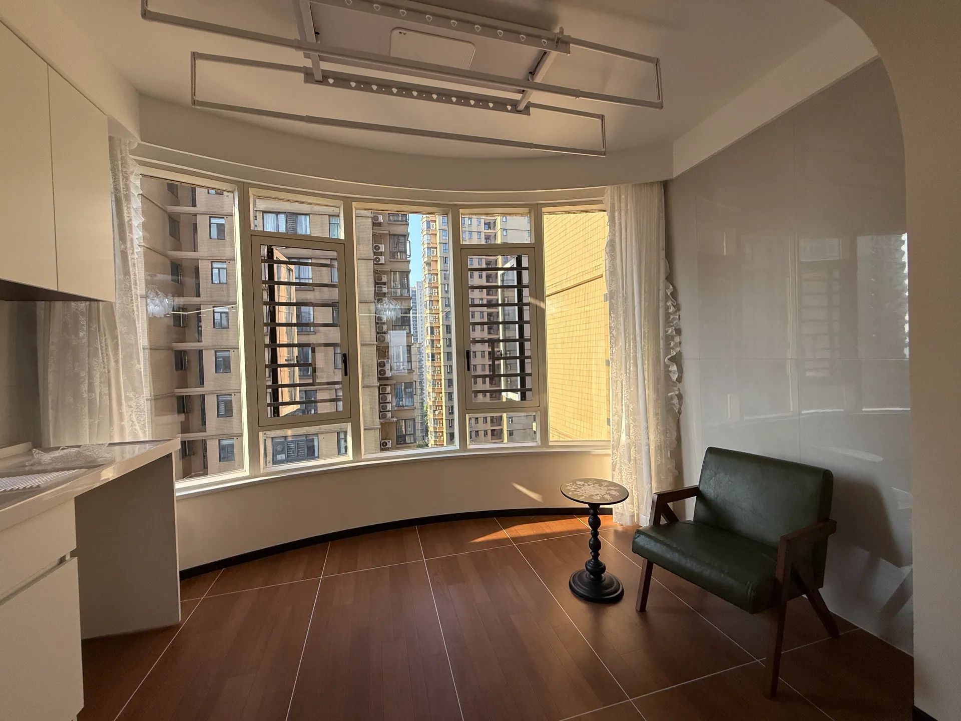 城南，沔街旁，颐和公馆，全新精装大三房，低公摊，中间15楼纯东边户，证满二，单价4999❗️