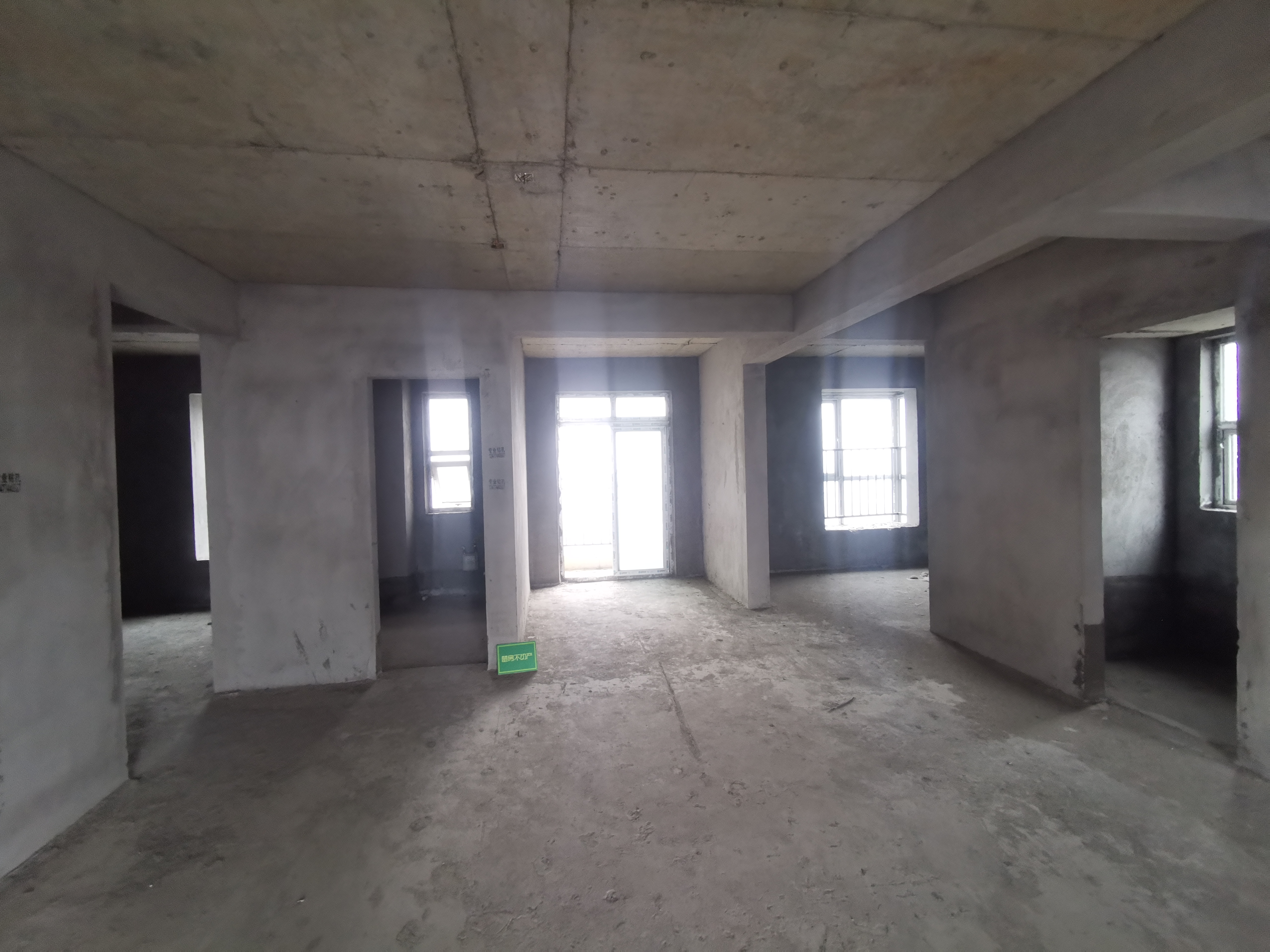 老城区 三合鑫城毛坯三房 南北双阳台 送入户花园 看房方便