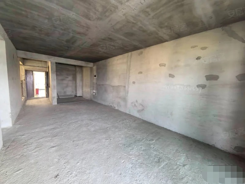 城南，银孚领秀城，单价4400，证件满二顶楼，全人车分流，证满二