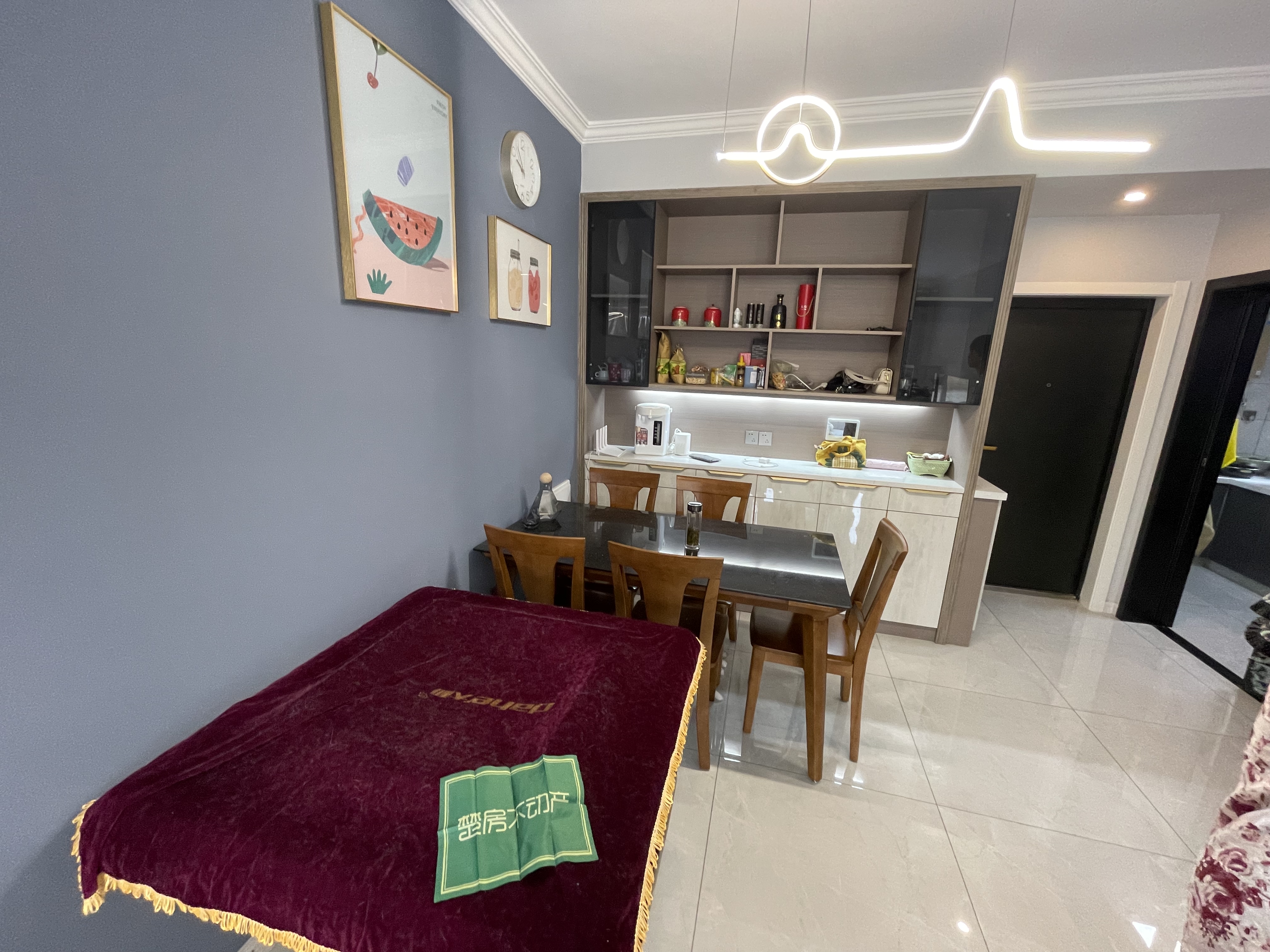 环球广场电梯两房装修很新带家电采光好朝南地理位置方便